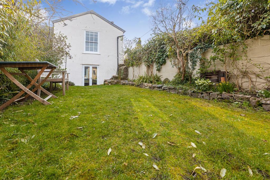 A08 - Hidden Cottage Collins Road Totnes - 230306.