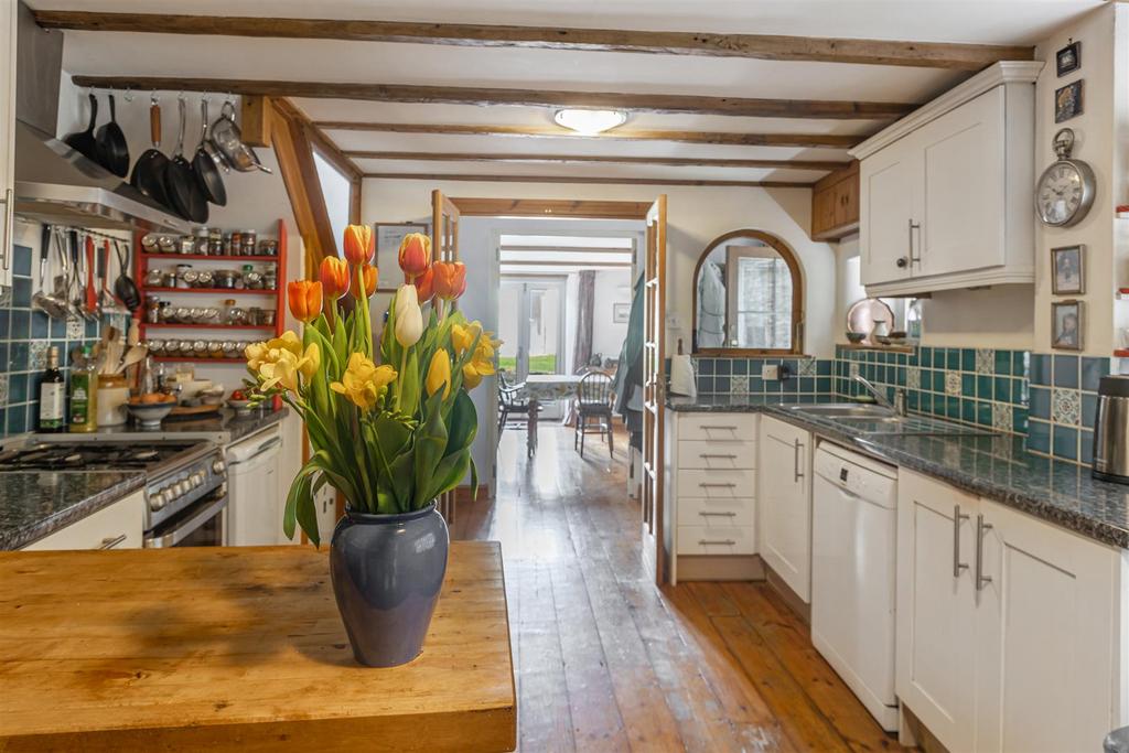 A28 - Hidden Cottage Collins Road Totnes - 230306.