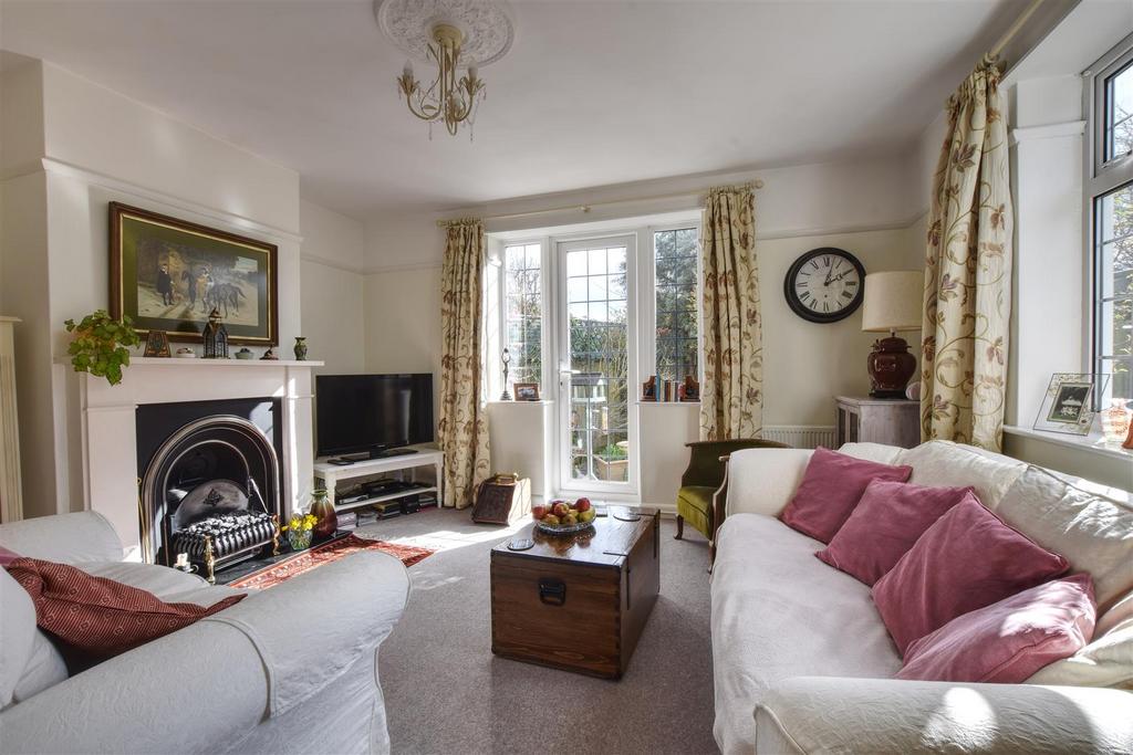 Warwick Road, BexhillOnSea 3 bed semidetached house £425,000