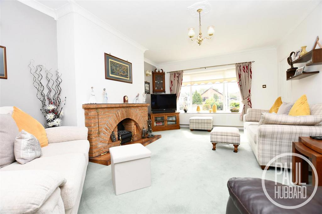 Fairfield Drive, Carlton Colville, Suffolk 2 bed detached bungalow for