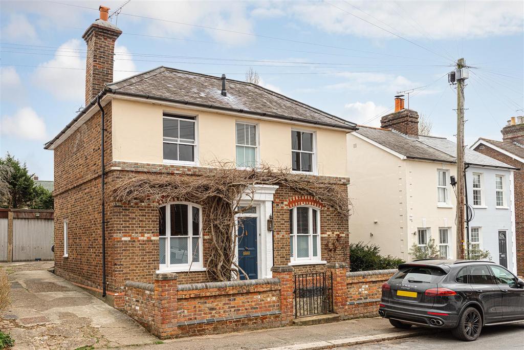 Priory Road, Reigate 4 bed detached house for sale £1,050,000