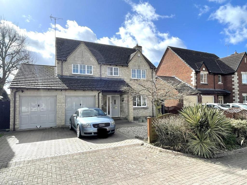 Green Pippin Close, Gloucester 4 bed detached house for sale £525,000