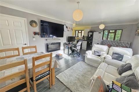 1 bedroom flat for sale, South Wonston