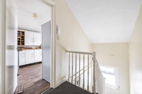 37a Outram Road, Croydon, CR0 6XG