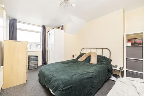 37a Outram Road, Croydon, CR0 6XG