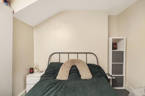 37a Outram Road, Croydon, CR0 6XG