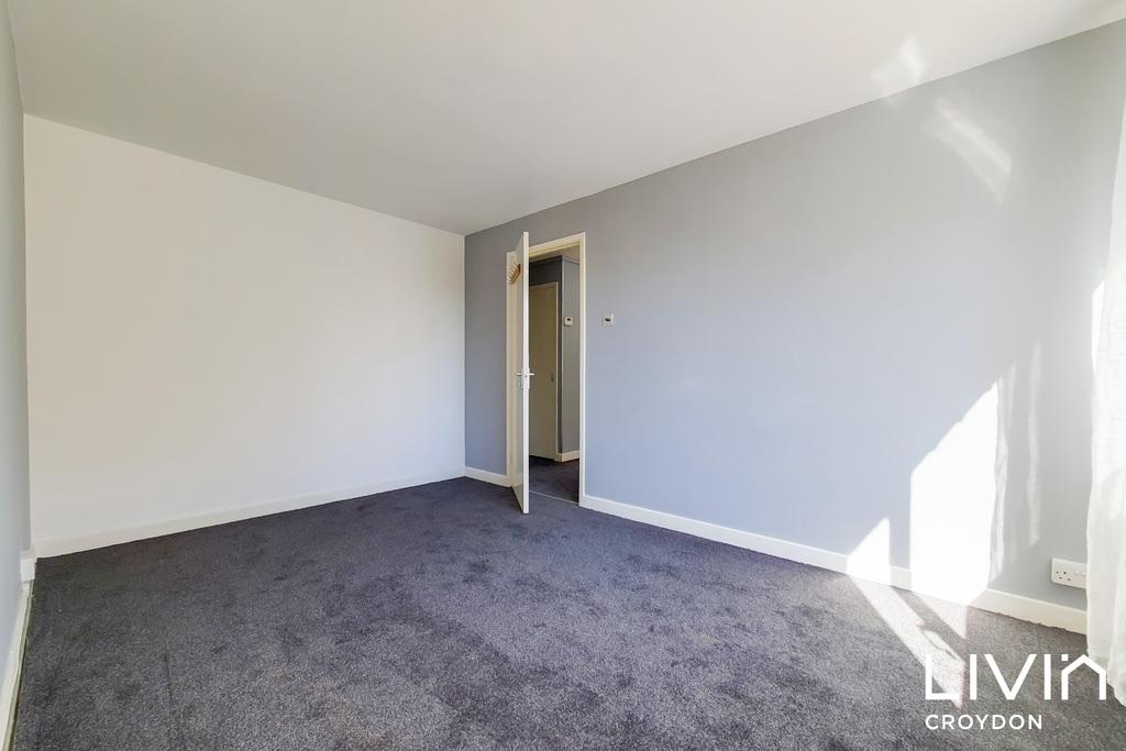2 Main bedroom -1