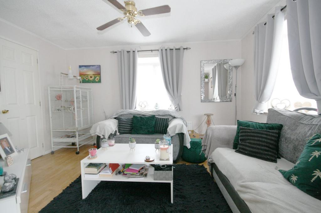 Alpha Avenue, Garsington, OX44 2 bed park home for sale £145,000