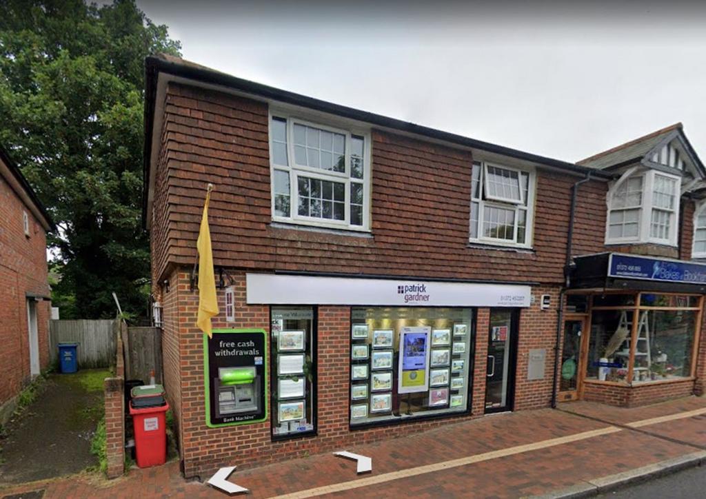 41 43 High Street, Great Bookham, Leatherhead, KT23 4AD Retail