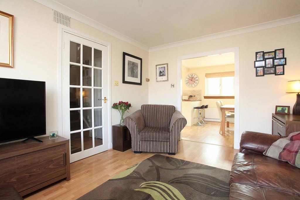 9 Leonard Gardens, St Andrews, KY16 8RD 3 bed semidetached house £