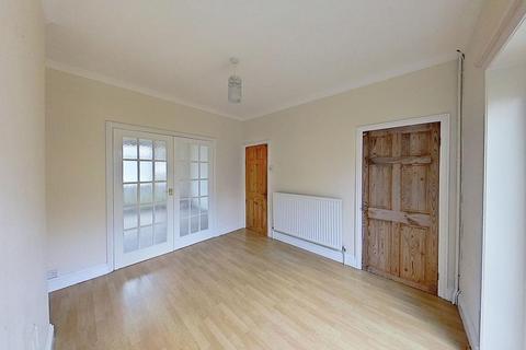3 bedroom semi-detached house to rent, Western Avenue, Herne Bay, CT6 8UF