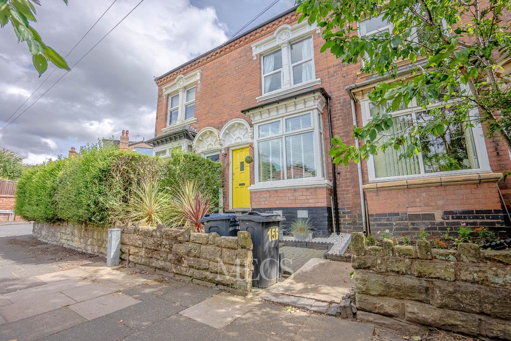 War Lane, Harborne, Birmingham, B17 9RU 2 bed terraced house £300,000