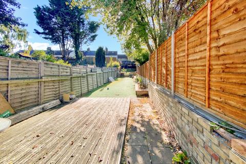 24 Stonebridge Road, Northfleet, Gravesend, DA11 9DR