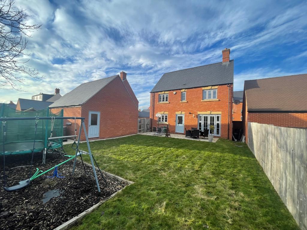 46 Blencowe rear gdn 3