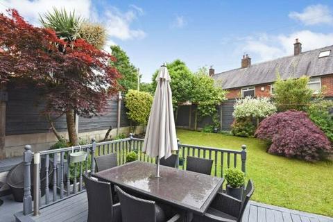 3 bedroom semi-detached house for sale - Bleasdale Street, Royton, Oldham, OL2