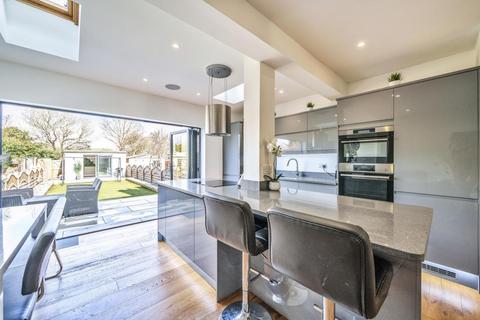 80 Abbots Way, Beckenham, BR3 3SF