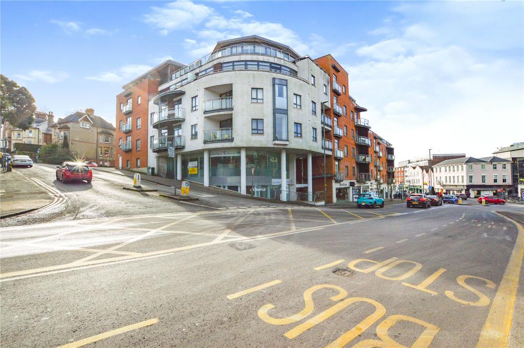 Trinity Gate, Epsom Road, Guildford... 2 bed apartment £1,595 pcm (£