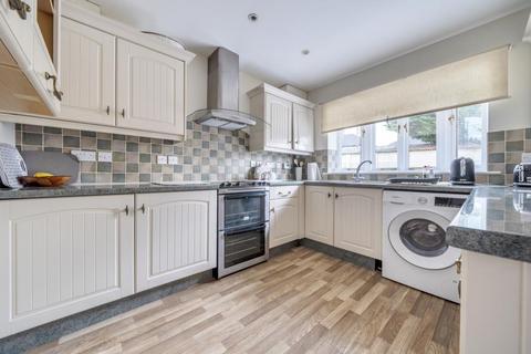 3 bedroom semi-detached house for sale - Judds Close,  Witney,  OX28