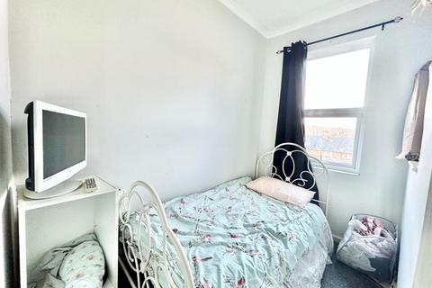 2 bedroom terraced house for sale - Gordon Street, Barnsley, S70