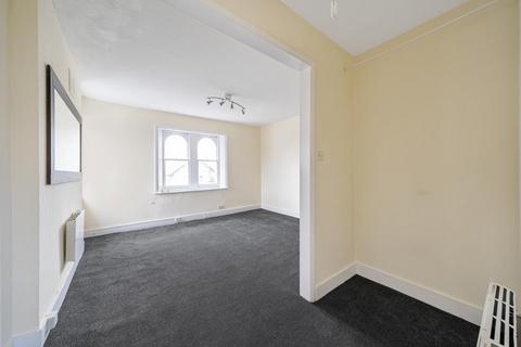 Flat 8, 16 Hamlet Road, London, SE19 2AW
