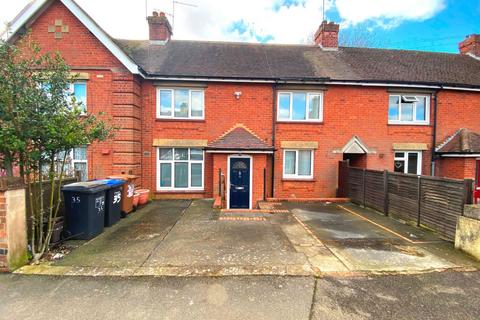 35 Raeburn Road, Northampton, NN2 7ET