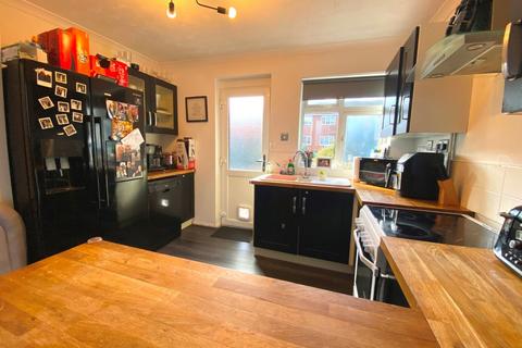 35 Raeburn Road, Northampton, NN2 7ET