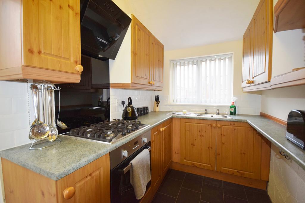 Dudley Avenue, Blackpool 3 bed semidetached house to rent £825 pcm