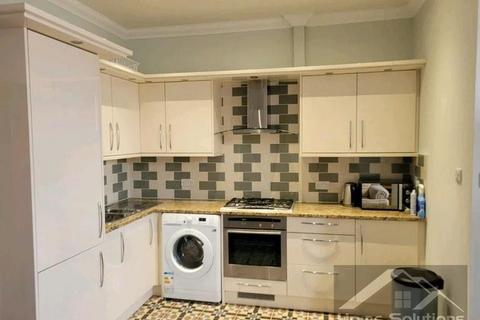 3 bedroom flat to rent - nw41sh