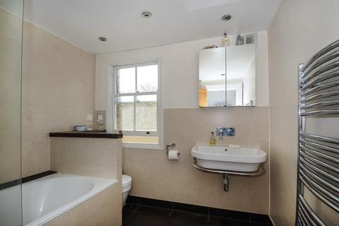 9b Ringford Road, London, SW18 1RP
