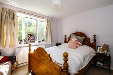 9b Ringford Road, London, SW18 1RP