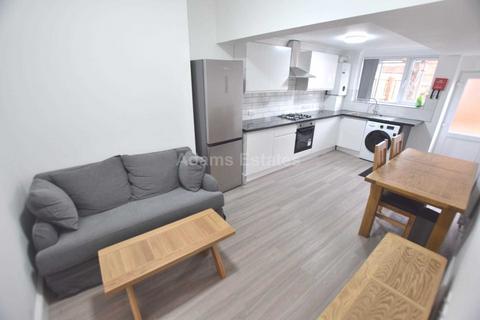 2 bedroom flat to rent, Flat 1, Addington Road, Reading