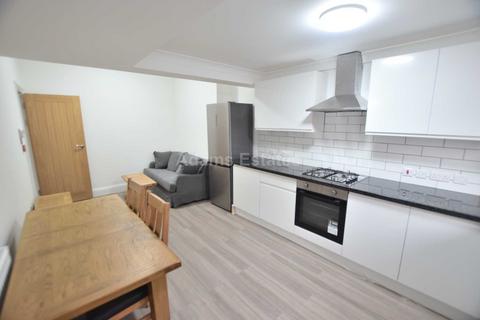 2 bedroom flat to rent, Flat 1, Addington Road, Reading