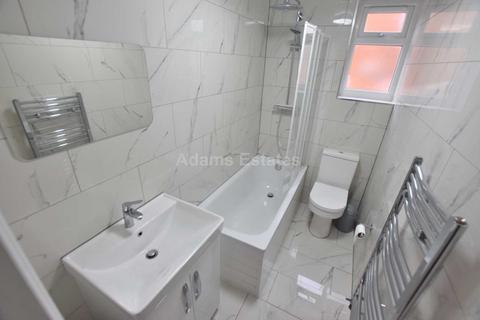 2 bedroom flat to rent, Flat 1, Addington Road, Reading