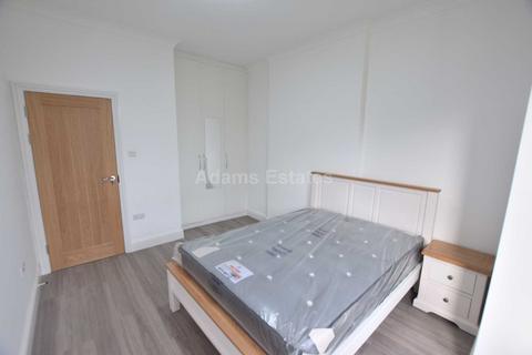 2 bedroom flat to rent, Flat 2, Addington Road, Reading