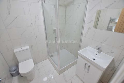 2 bedroom flat to rent, Flat 2, Addington Road, Reading