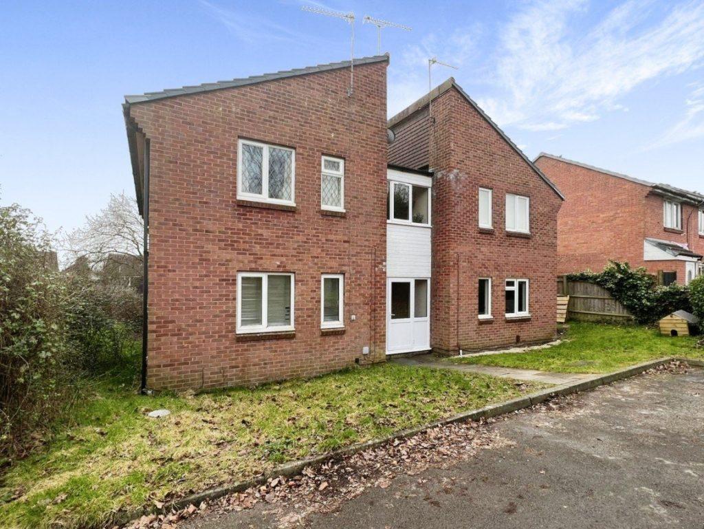 Longstock Court, Eastleaze, Swindon, SN5 7EW Studio £600 pcm (£138 pw)