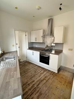 2 bedroom flat to rent, Salisbury Avenue, North Shields NE29