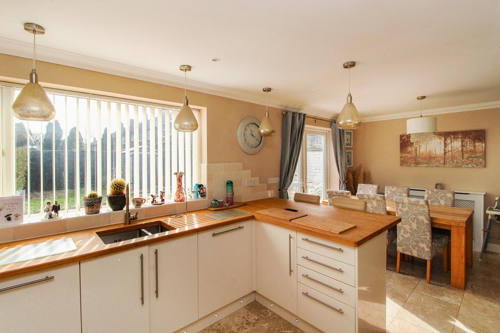 Kitchen/Dining Room
