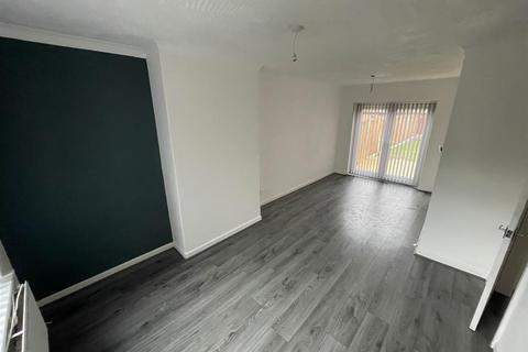 3 bedroom terraced house to rent, Borrowdale Road, Widnes