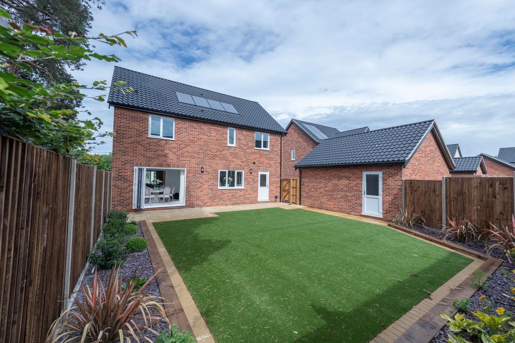Showhome Garden Example
