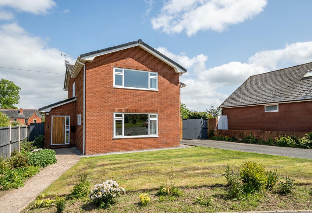 Croeswylan Lane, Oswestry, Shropshire 4 bed detached house £450,000