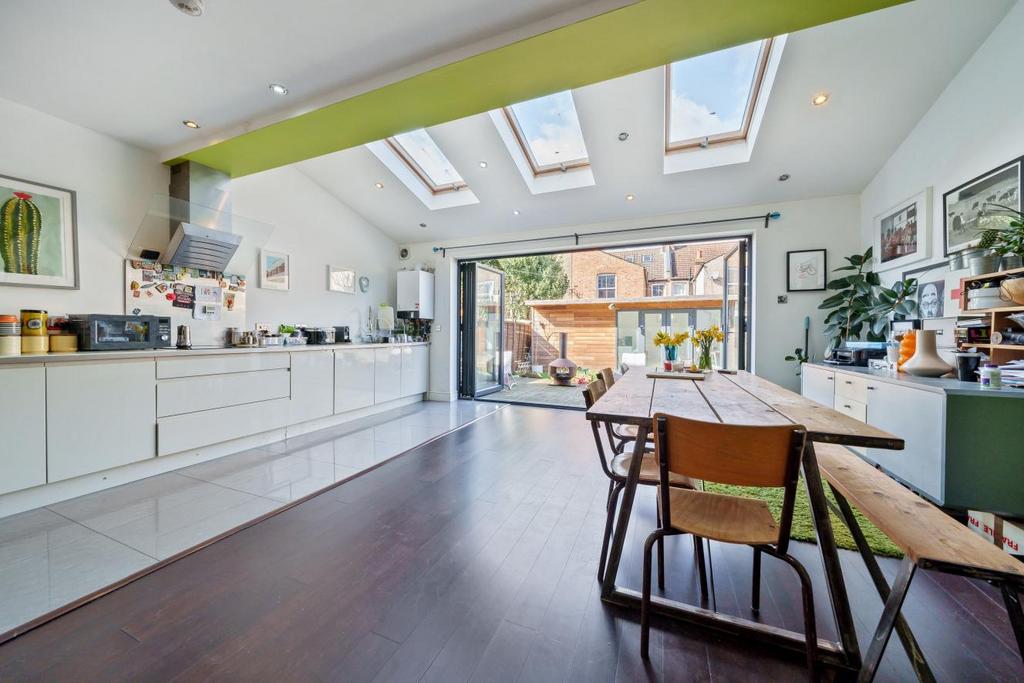 Thirsk Road, Mitcham 3 bed terraced house for sale £700,000