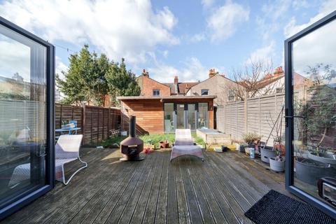 37 Thirsk Road, Mitcham, CR4 2BL
