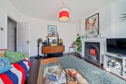 37 Thirsk Road, Mitcham, CR4 2BL