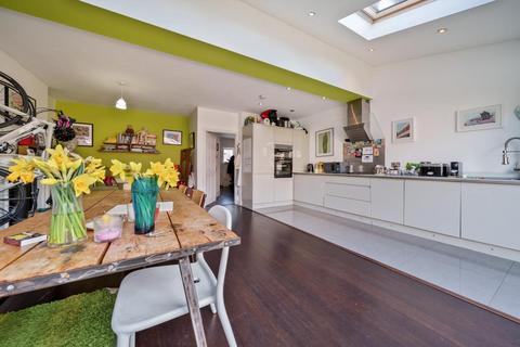 37 Thirsk Road, Mitcham, CR4 2BL