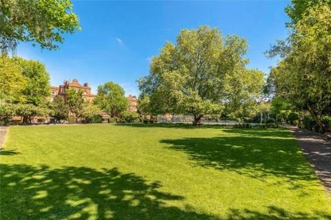 3 bedroom flat to rent, Queen's Club Gardens, London, Greater London, W14