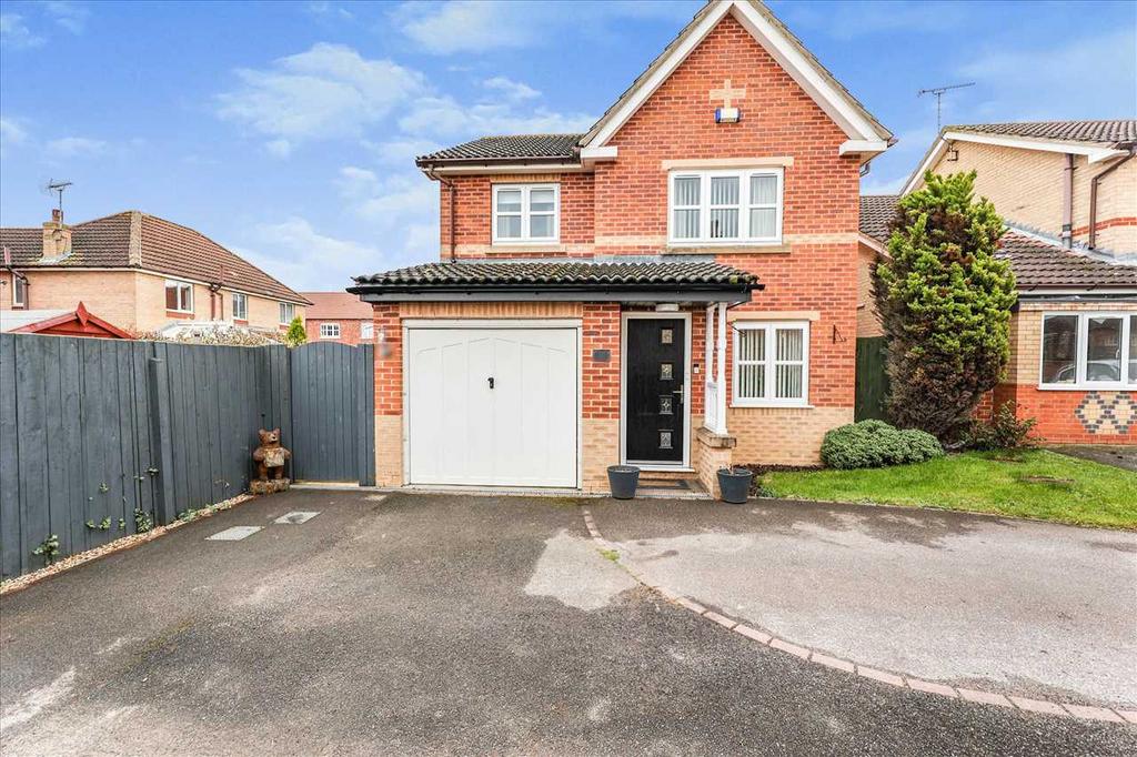 Adelaide Close, Waddington 3 bed detached house £275,000