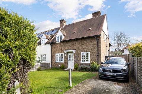 17 Old Palace Road, Weybridge, KT13 8PQ