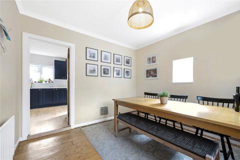 17 Old Palace Road, Weybridge, KT13 8PQ