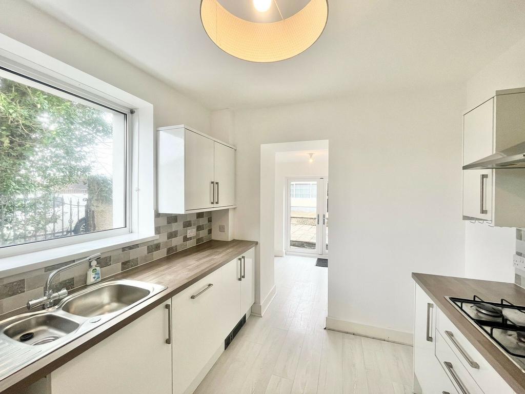 Frampton Road, Gorseinon, Swansea, West SA4 4YG 3 bed end of